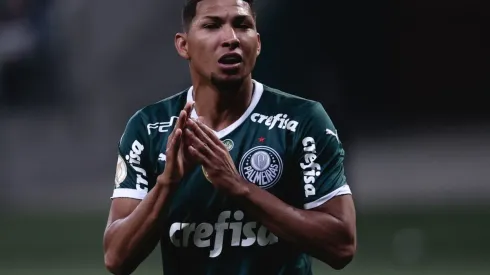 Foto: Ettore Chiereguini/AGIF - Torcida sugere atacante no lugar de Rony