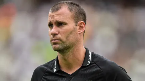 Foto: Thiago Ribeiro/AGIF | Carli deve se manter na zaga para duelo diante do Inter