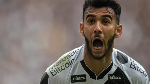 Thiago Ribeiro/AGIF - Getúlio e Raniel formam 'briga' no ataque do Vasco.