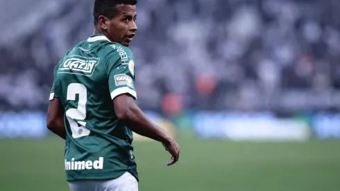 Agif/Ettore Chiereguini – Maguinho sofreu pênalti jogando pelo Goiás.