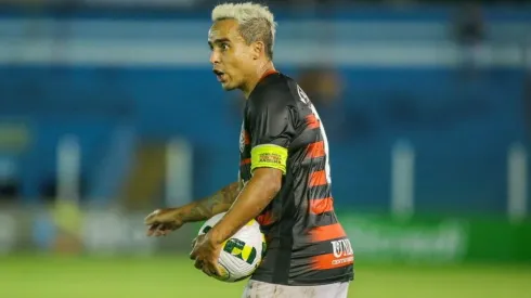 Foto: Fernando Torres/AGIF - Jadson puxa a fila de jogadores que já deixaram o Vitória este ano