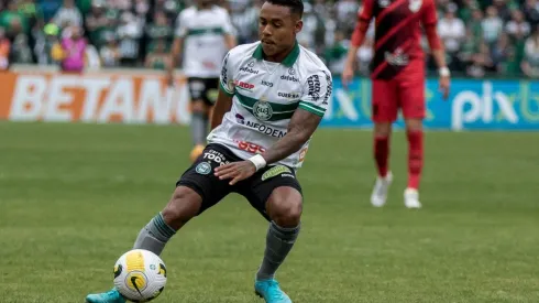 Foto: Robson Mafra/AGIF - Igor Paixão vira desfalque na equipe do Coritiba