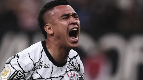 Cantillo está suspenso para a partida contra o Boca Juniors e desfalca Corinthians (Foto: Ettore Chiereguini/AGIF)