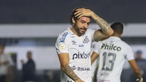 Foto: Fernanda Luz/AGIF | Chance de Goulart deixar o Santos é exposta e assunto chega ao Cruzeiro