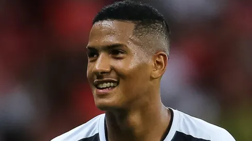 Newcastle aceita pagar R$ 110,6 milhões para fechar compra de Ângelo e Rueda ‘anuncia’ futuro