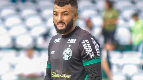 Foto: Gabriel Machado/AGIF - Muralha e mais dois podem estar de saída do Coxa