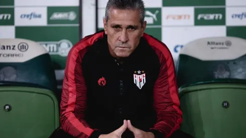 Ettore Chiereguini/AGIF - Bota quer volante de Jorginho no Dragão.