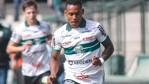 Foto: Gabriel Machado/AGIF – Igor Paixão: destaque do Coritiba está valorizado no mercado da bola