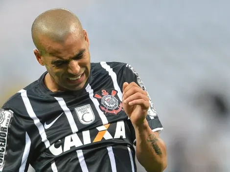 Campeão da Libertadores de 2012 ao lado de Emerson decide parar e pendura as chuteiras
