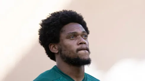 Luiz Adriano ganha força para jogar no Botafogo