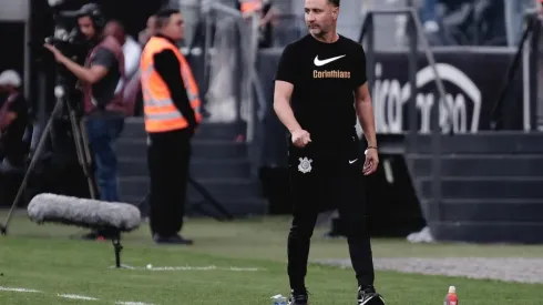 Ettore Chiereguini/AGIF - Joia de Vítor Pereira renova com o Corinthians