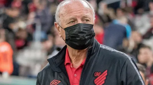 Foto: Robson Mafra/AGIF - Felipão age e Furacão busca destaque da Série B