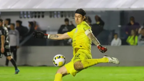 Fernanda Luz/AGIF/ Após classificação do Corinthians, Cássio é agredido por torcedor do Santos.