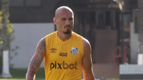 Maicon jogador do Santos durante treino no CT Rei Pele - Foto: Fernanda Luz/AGIF