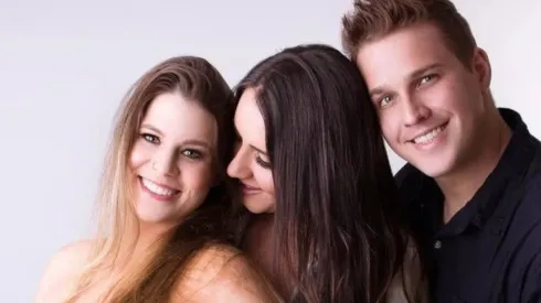 Reprodução/Instagram oficial do trisal - O trisal posa para as redes sociais.