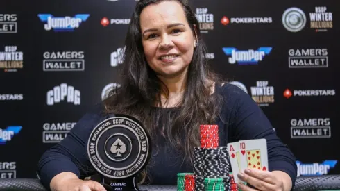 Mayza Basso venceu a grande festa da imprensa do poker (Foto: Rafael Terra/BSOP)