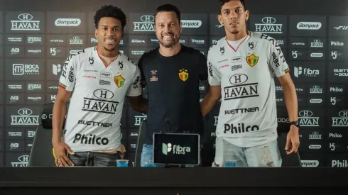Foto: Lucas Wippel/Brusque FC - Brusque apresenta seus dois novos reforços para a Série B