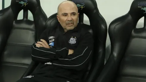 Pupilo de Sampaoli no Santos quer voltar ao Clube, mas acerto só ocorrerá mediante uma condição, imposta pelo Peixe