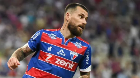 Kely Pereira/AGIF/ Lucas Lima, Juninho e +9; Vojvada esboça Fortaleza para buscar pontos contra o Santos.