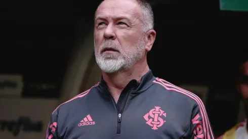 Foto: Ettore Chiereguini/AGIF - Mano Menezes: treinador garantiu titularidade de atacante do Inter