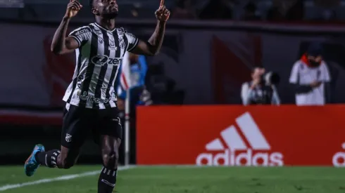 Mendoza retornou recentemente de lesão no Ceará (Foto: Marcello Zambrana/AGIF)