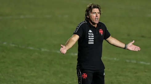 Thiago Ribeiro/AGIF - Sá Pinto recebe mais de R$ 1 milhão do Vasco