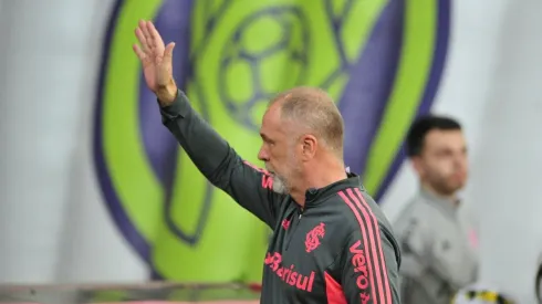 Dupla 'esquecida' por Mano Menezes está na mira do Vasco