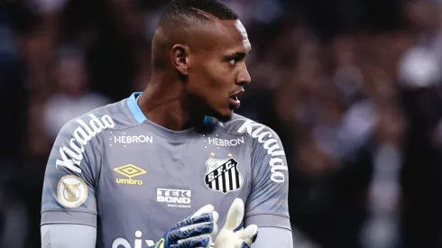 Foto: Ettore Chiereguini/AGIF - John vem recebendo propostas de outras equipes e pode sair do Santos