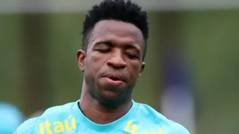 “Deixa o Vinicius Júnior na reserva”; Neto coloca titular acima dos ‘queridinhos’ de Tite