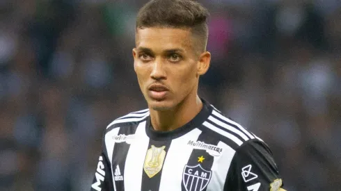 Foto: Fernando Moreno/AGIF - Pedrinho entrou em campo contra o Palmeiras.