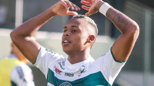 Foto: Gabriel Machado/AGIF - Igor Paixão: atacante está de saída do Coritiba