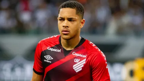 Foto: Fernando Moreno/AGIF | Vitor Roque rouba a cena na Libertadores