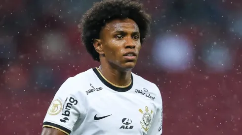 Foto: Pedro H. Tesch/AGIF - Willian deixou o Corinthians após eliminação para o Flamengo.
