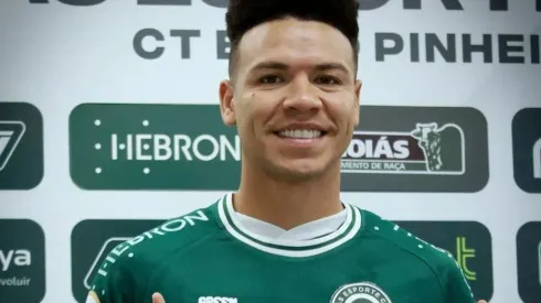 Foto: Rosiron Rodrigues / Goiás E.C. | Marquinhos Gabriel foi apresentado nesta terça (16)