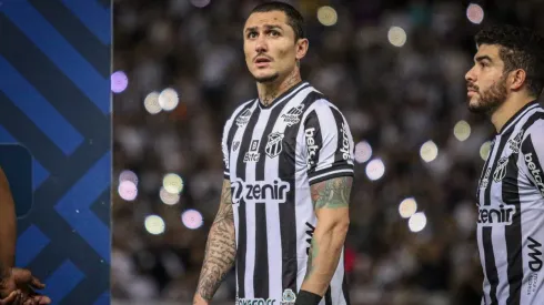 Agif/Lucas Emanuel - Vina e cia são surpreendidos no CT do Ceará