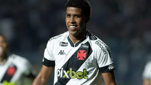 Foto: Jorge Rodrigues/AGIF – Andrey Santos: jovem do Vasco entrou no radar do rival Flamengo