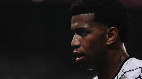 Foto: Ettore Chiereguini/AGIF - Gil falou sobre o ex-camisa 10.