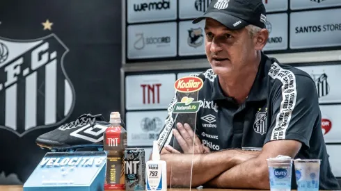 Foto: Ivan Storti/Santos FC - Lisca aprovou o rendimento de Bryan Angulo nos treinos e tem dado chance ao equatoriano