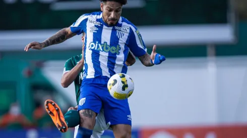 Agif/Heber Gomes - Paolo Guerrero tenta suprir ausência no Avaí