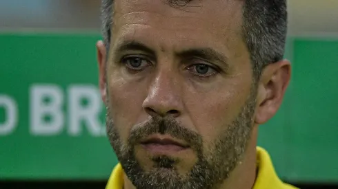 “Tem problema...”; Pezzolano contesta expulsão e revela bastidores sobre cobrança