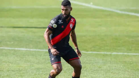 Pedro H. Tesch/AGIF/ Willian Maranhão e +2; Atlético-GO terá três desfalques certos para o clássico contra Goiás.