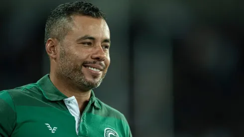 Jorge Rodrigues/AGIF/ Jair Ventura ganha reforço no meio de campo para a sequência do Brasileirão.