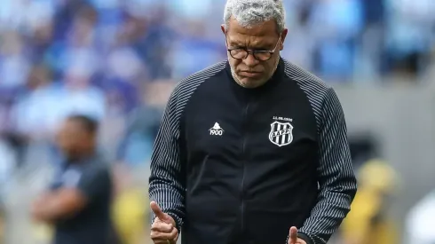 Pedro H. Tesch/AGIF – Hélio no comando da Ponte.