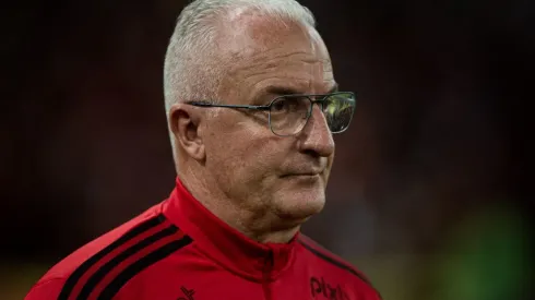 Foto: Thiago Ribeiro/AGIF | Rodinei é titular no Flamengo de Dorival Jr