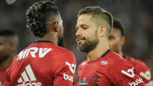 Foto: Allan Carvalho/AGIF - Diego Ribas é outro que vem sendo criticado pela Nação, assim como Hugo Souza no 1º semestre