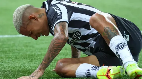 “Com bastante dor...”; Guilherme Arana abre o jogo e revela sobre lesão