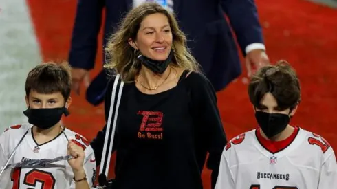 Gisele comemorando a vitória de Tampa Bay no Super Bowl 55