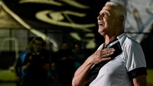 Foto: Thiago Ribeiro/AGIF - Dinamite disputou mais de 1100 jogos pelo Vasco.