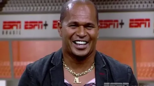 Foto: Reprodução/ESPN – Aloisio Chulapa provocou Abel após reclamação da arbitragem em clássico contra Santos