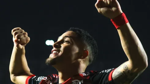 Jornalista gringo crava que Real está a um passo de anunciar compra de João Gomes por caminhão de dinheiro